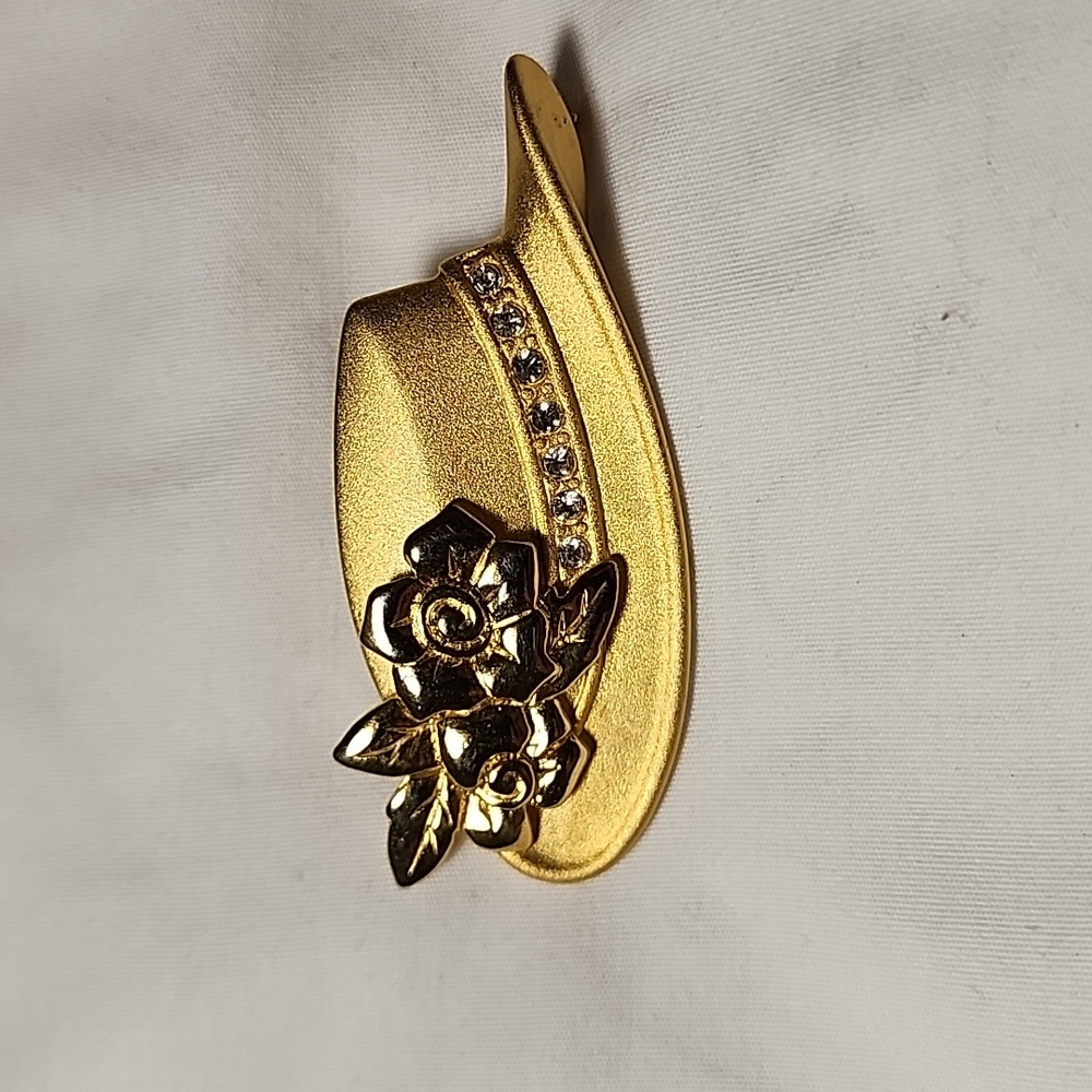 Tara signed vintage goldtone faux diamond floral hat metal brooch